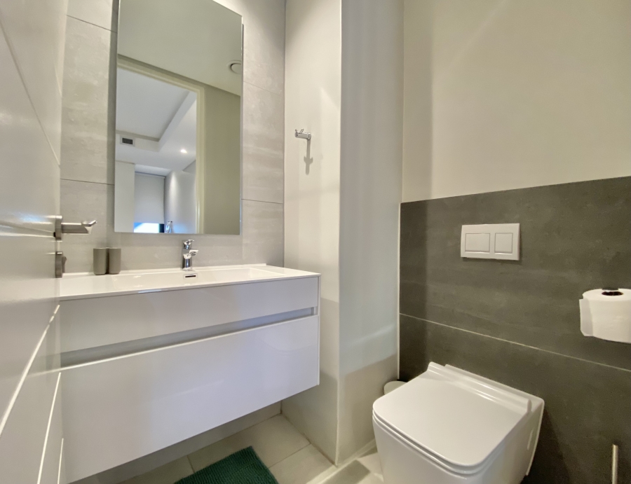 1 Bedroom Property for Sale in Green Point Western Cape